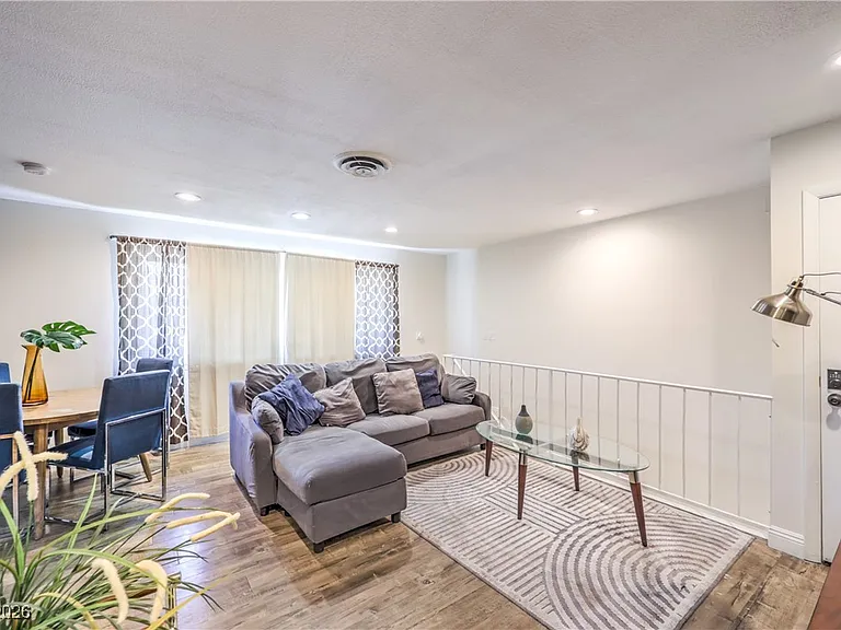 1553 Dorothy Ave #4 — Photo 5