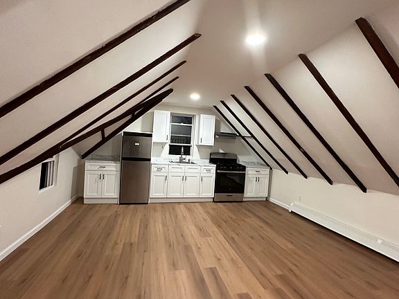 4th image of 54 Sherman Ave Floor 1