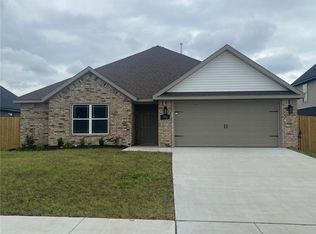 408 Marsanne Ln, Springdale, AR 72764