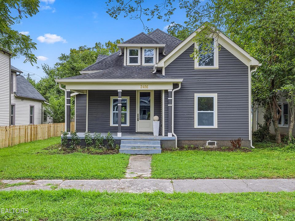 1st image of 2456 Woodbine Ave