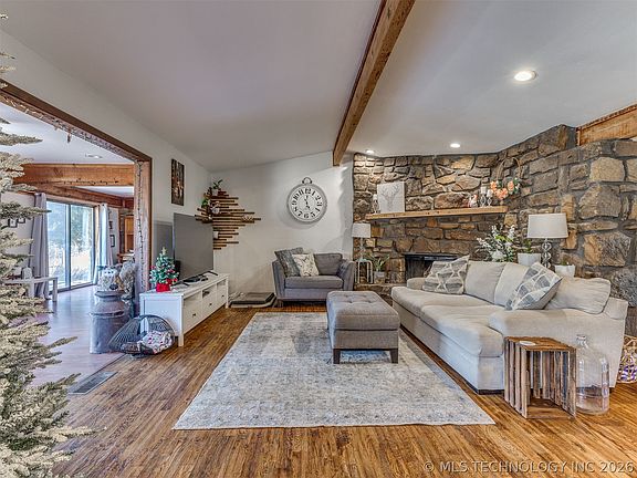5th image of 26 Lakeview Dr