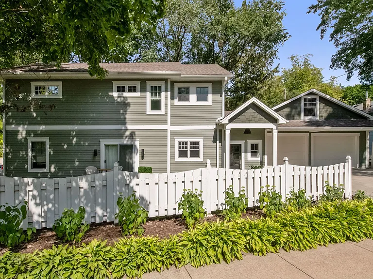 185 W Lake St — Photo 35
