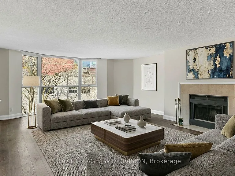 25 George St S #405 — Photo 4