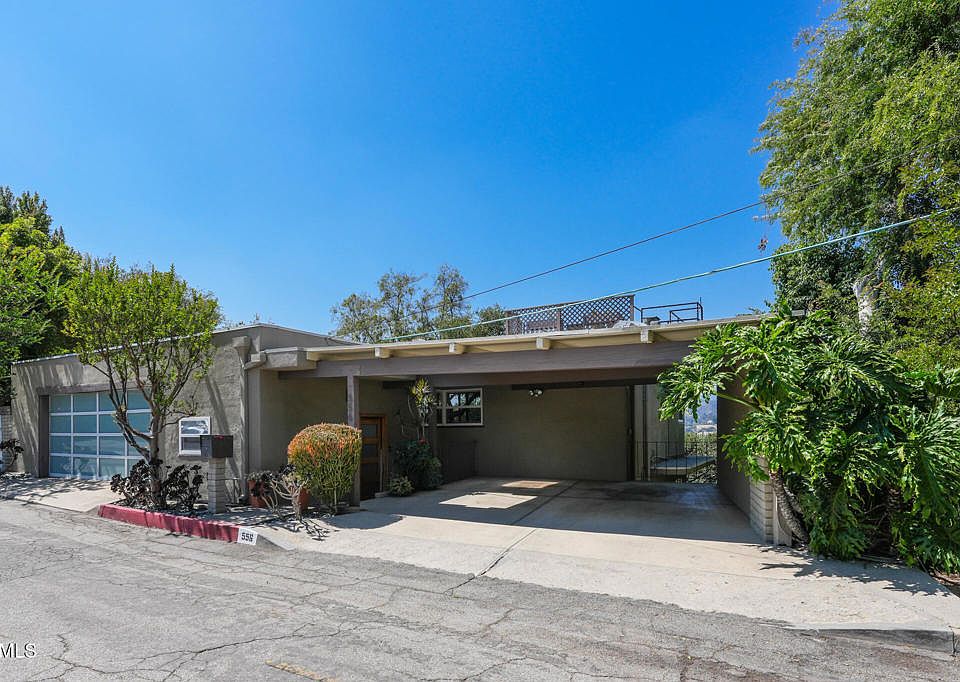 1st image of 556 Alta Vista Ave