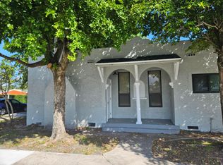 424 Putnam Rd, West Palm Beach, FL 33405