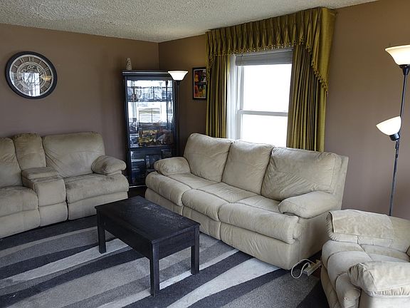5th image of 2534 Silver Creek Dr