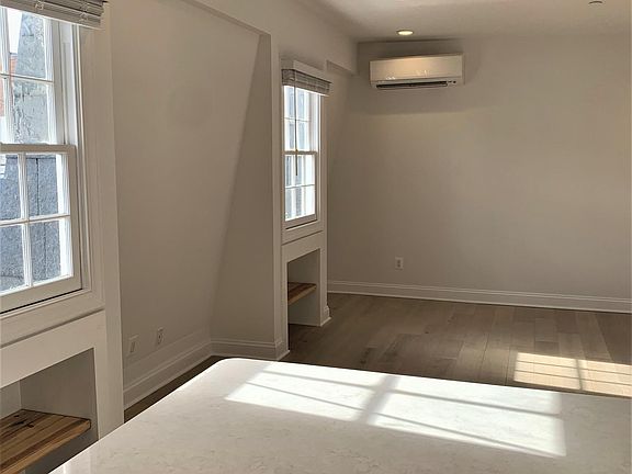 3rd image of 152 Main St #302