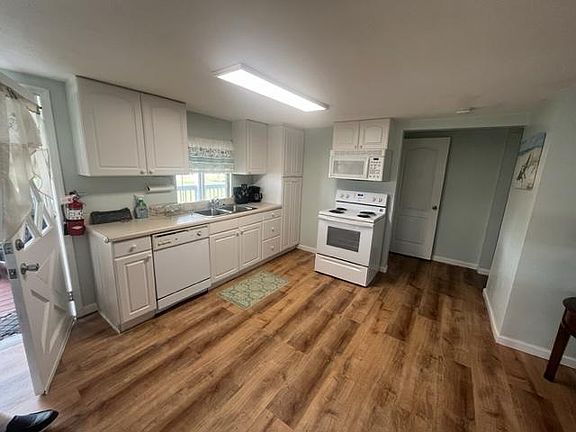 3rd image of 950 San Carlos Dr Floor 2