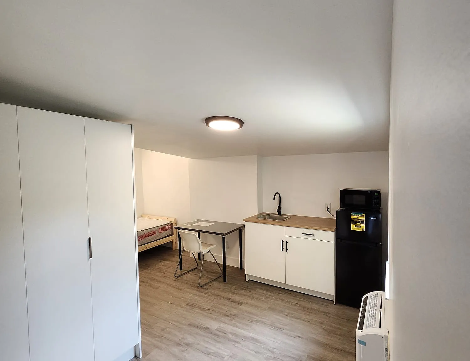 Studio, 260 sqft, $1,280 — Photo 3