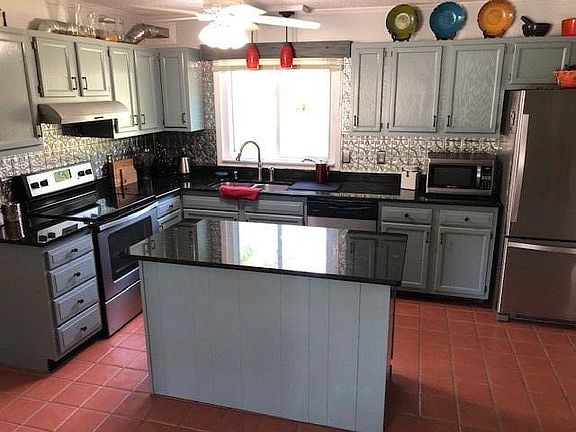 3rd image of 110 Gull Harbor Dr