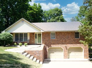 2418 Colonial Hills Rd, Jefferson City, MO 65109
