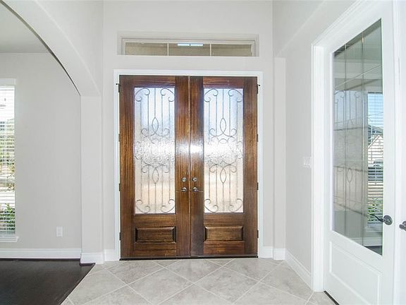 3rd image of 4207 Abigail Way