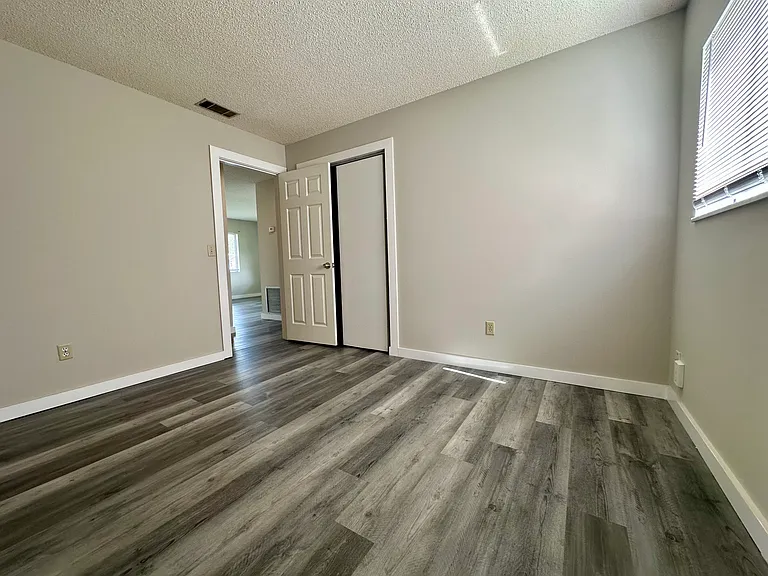 933 Bryan Ct — Photo 9