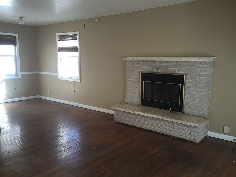2nd image of 818 N American Beauty Dr