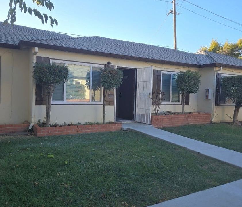 1st image of 524 Carpenter St #526