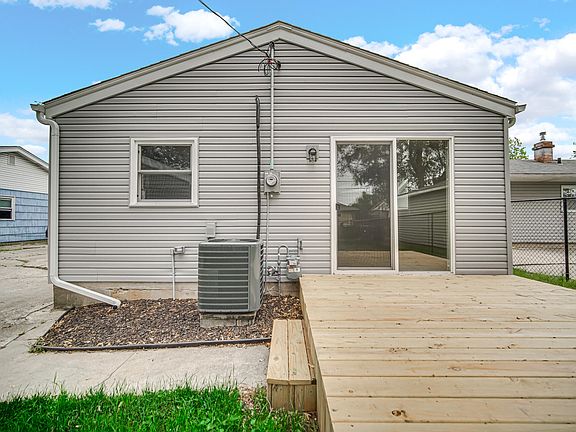 4th image of 6624 Missouri Ave