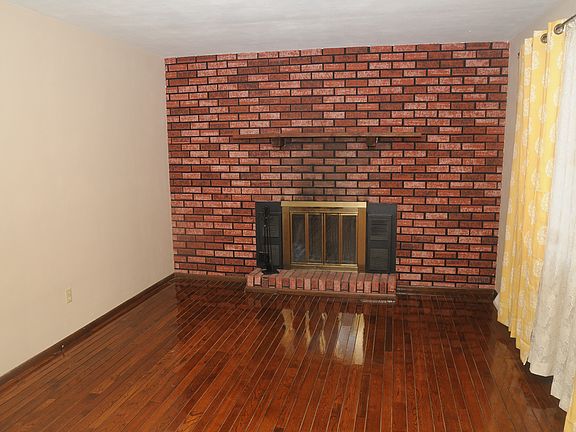 3rd image of 436 Anita Dr