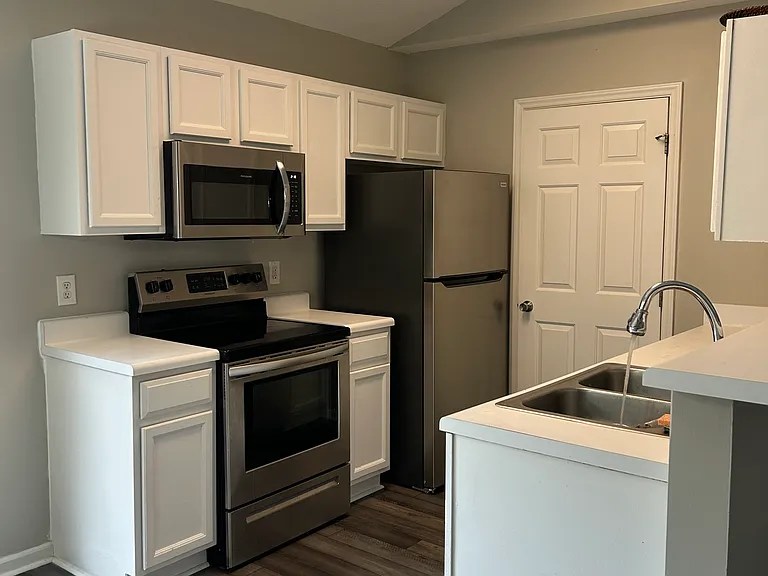 803 Grathwol Dr — Photo 4