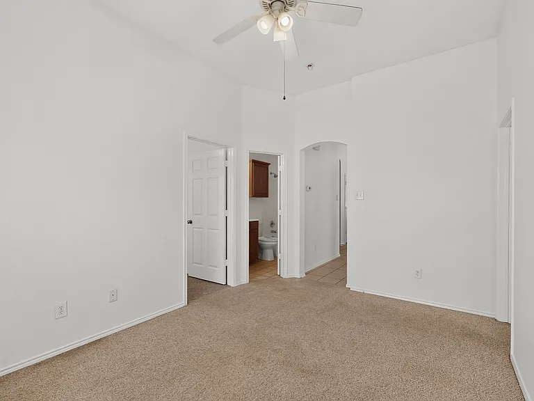 4184 Capstone Dr — Photo 31