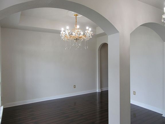 5th image of 105 N Shoreview Dr