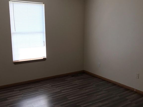 4th image of 8642 N Cleveland Ln