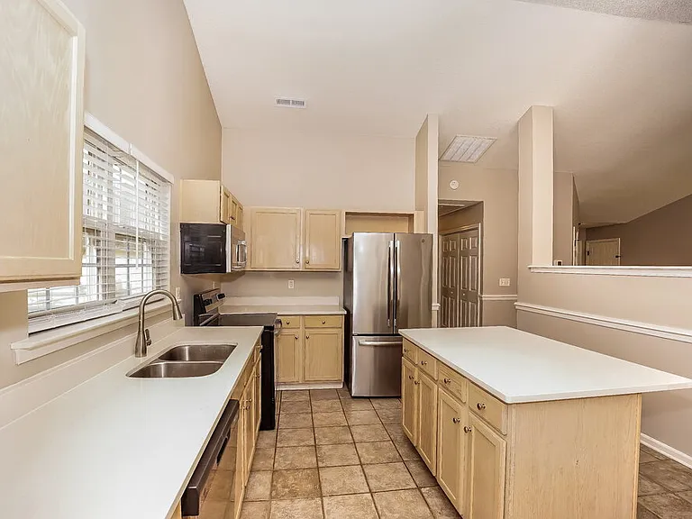 1039 Sandy Point Dr SW — Photo 8