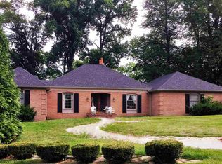 112 Crestwood Dr, Monticello, IN 47960