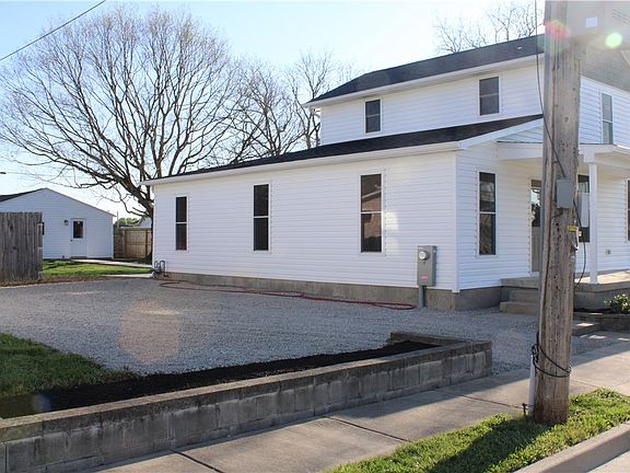 3rd image of 318 E Main St
