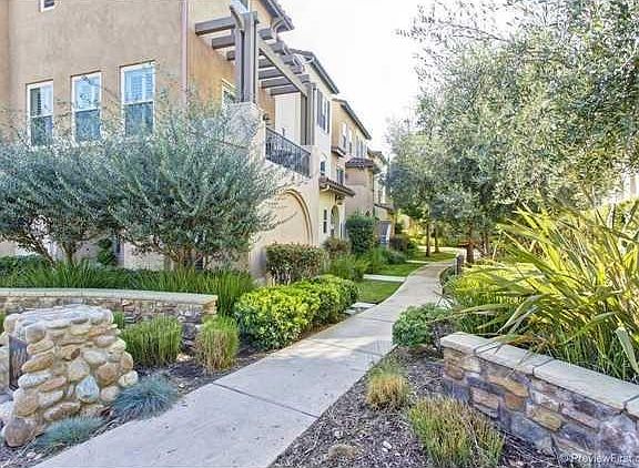 2nd image of 2505 Escala Cir