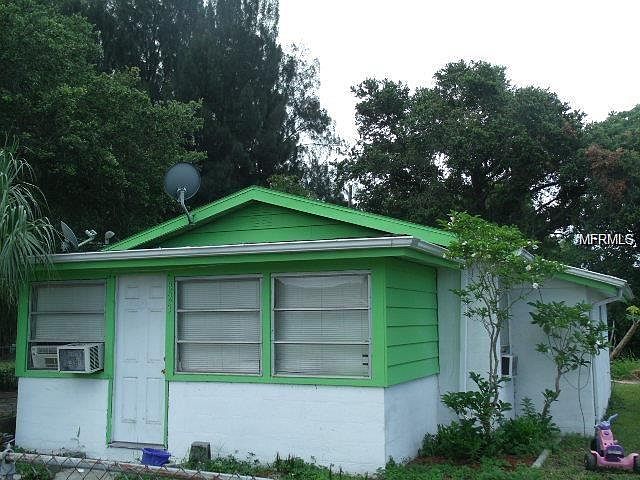 1st image of 823 30th Dr W