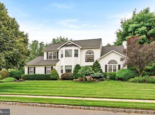 5 Cottage Place Dr, Robbinsville, NJ 08691