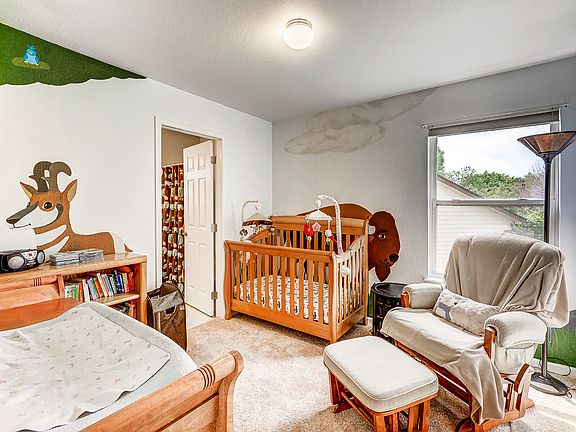 5th image of 12289 Crabapple St