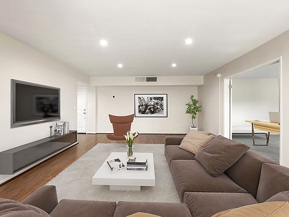 2nd image of 5140 White Oak Ave APT 110