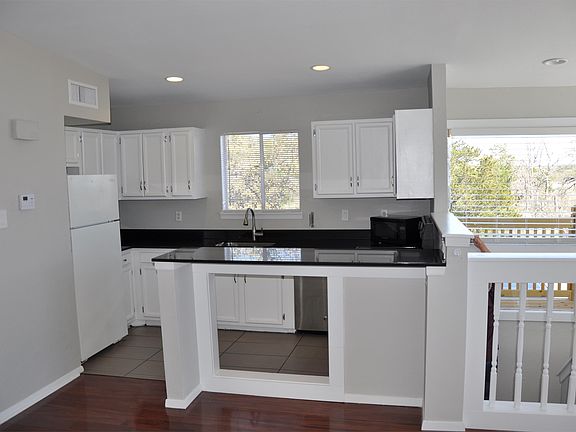 4th image of 1008 Clayton Nolen Dr Unit 106