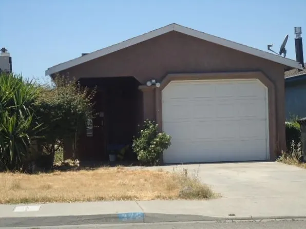 322 S 4th Ave, Oakdale, CA 95361