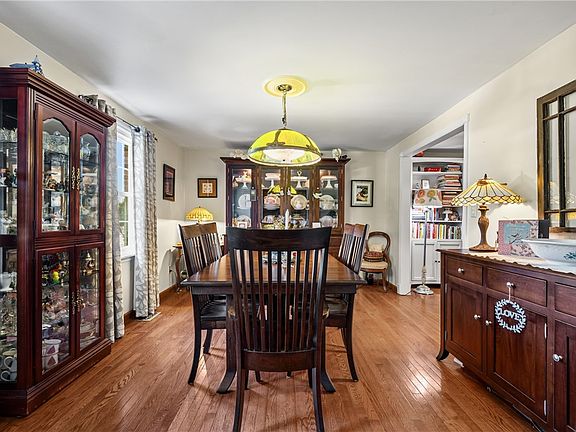 2nd image of 1628 Harvest Hill Dr