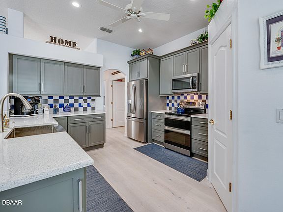 4th image of 132 Zaharias Cir