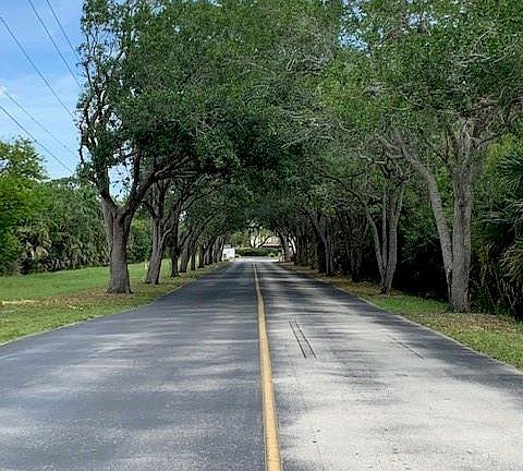 3rd image of 8381 S Haven Ln