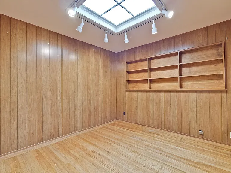 160 Kit Carson Ct — Photo 40