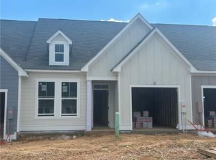106 Harmony Cir, Cartersville, GA 30120
