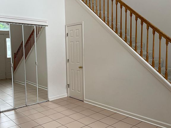Front entrance foyer showing stair to the upstairs.