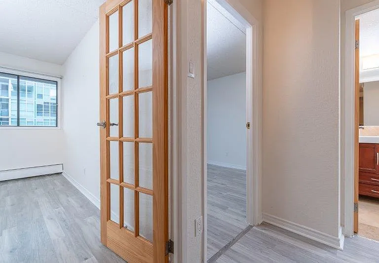735 12th Ave SW #605 — Photo 10