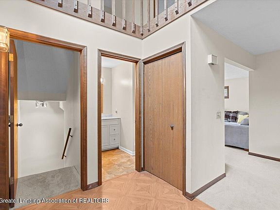 5th image of 5427 Wild Oak Dr