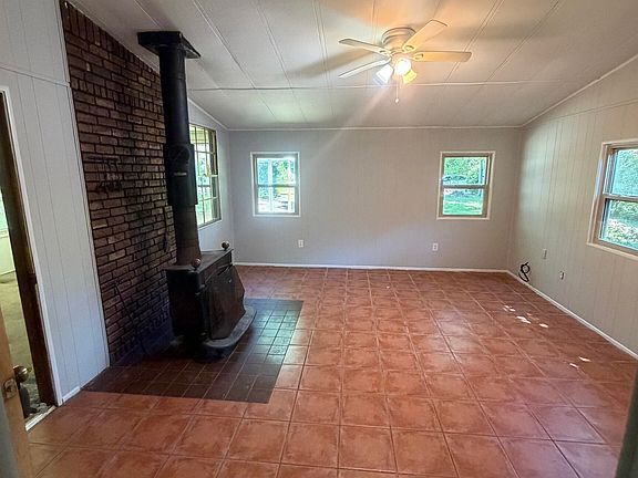 5th image of 1354 Caney Loop