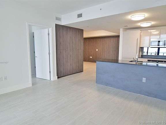 5th image of 1010 Brickell Ave Unit 2002