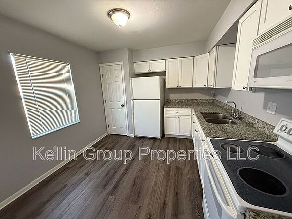 5th image of 1039 N Brunnell Pkwy