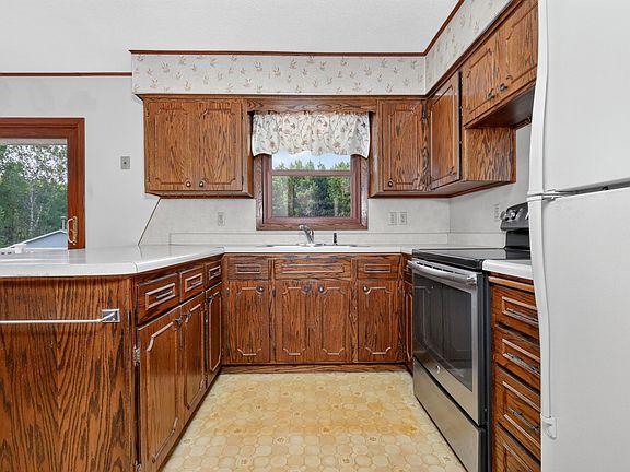 5th image of 34264 N Shoal Lake Rd