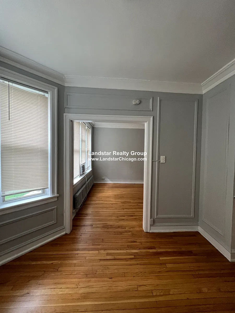 Building Photo - 1363 W Estes Ave #1T
