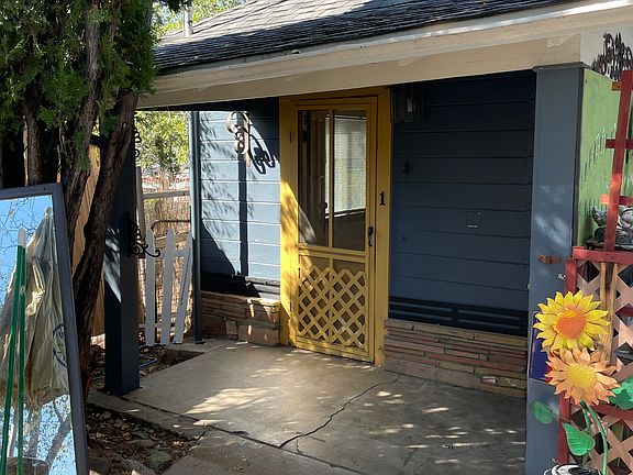 Front door/porch entry