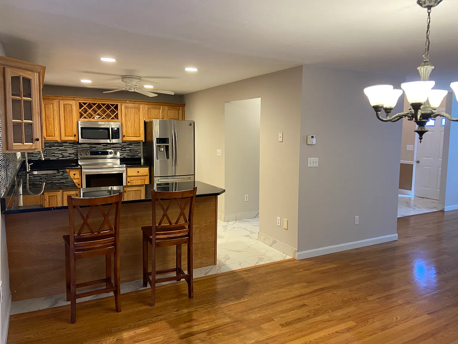 3 bed, 2.5 bath, 2680 sqft, $2,600 — Photo 4